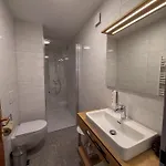 Отель Tripic, Restaurant And Pizzeria 3*
