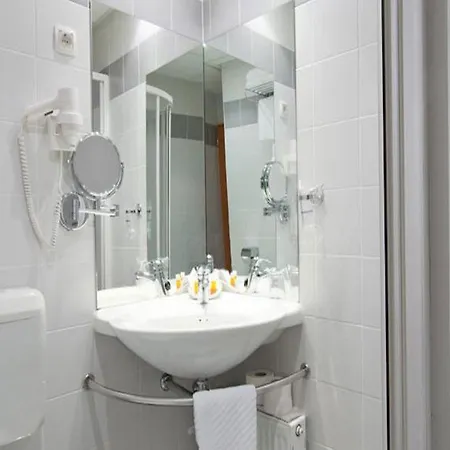 Hotel Tripic, Restaurant And Pizzeria 3*