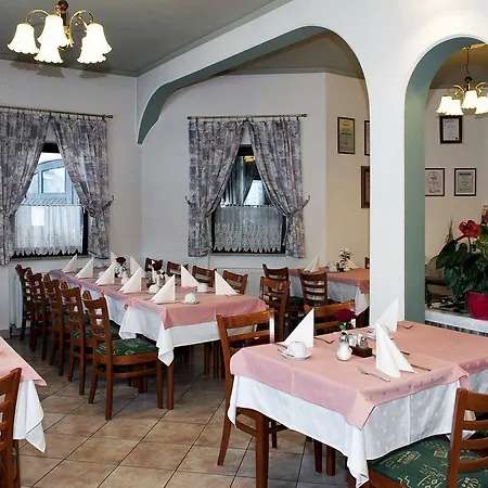 Tripic, Restaurant And Pizzeria 3*
