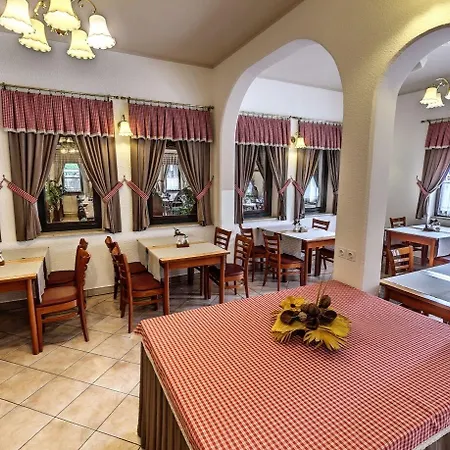 Tripic, Restaurant And Pizzeria ホテル