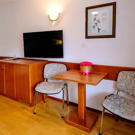 Tripic, Restaurant And Pizzeria 3*