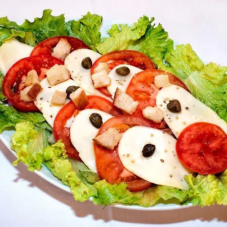 Ξενοδοχείο Tripic, Restaurant And Pizzeria 3*