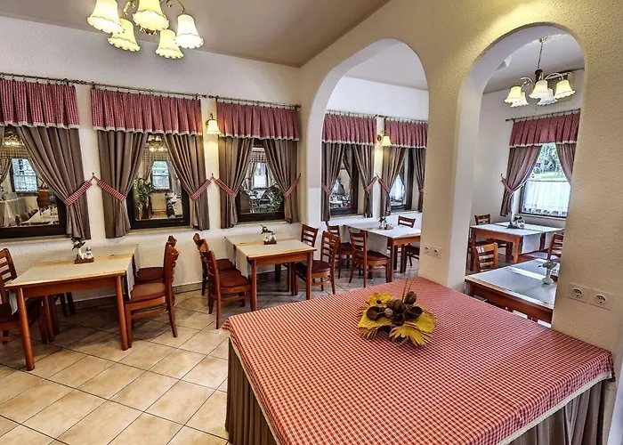 Tripic, Restaurant And Pizzeria 酒店