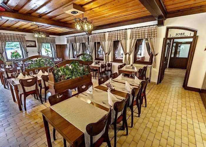 Tripic, Restaurant And Pizzeria 3*