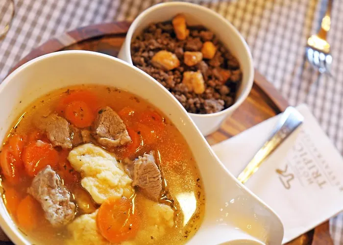 Tripic, Restaurant And Pizzeria 3* 보히니