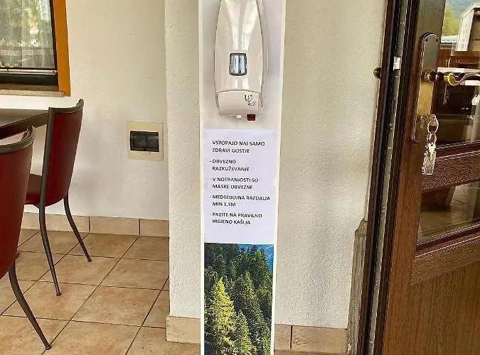 Tripic, Restaurant And Pizzeria 호텔